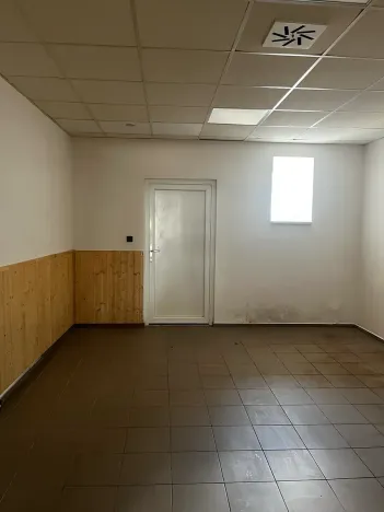 Pronájem obchodního prostoru, Hulín, nám. Míru, 141 m2