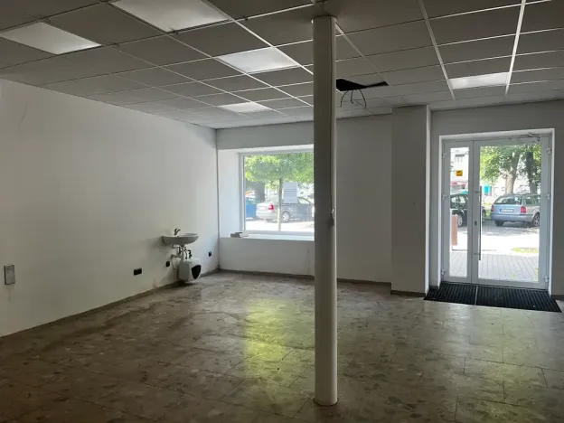 Pronájem obchodního prostoru, Hulín, nám. Míru, 141 m2
