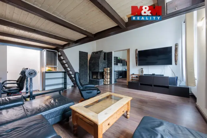 Prodej bytu 2+1, Nejdek, náměstí Karla IV., 107 m2