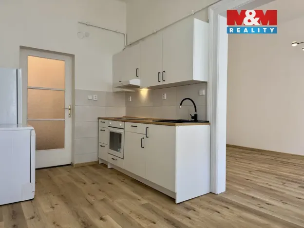 Pronájem bytu 1+1, Praha - Smíchov, Vltavská, 40 m2