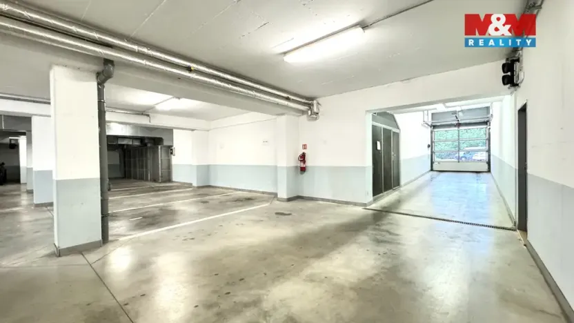 Pronájem garážového stání, Šumperk, Langrova, 13 m2