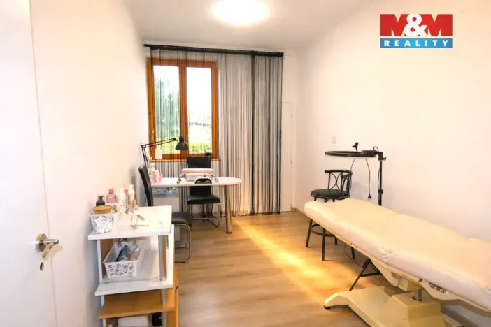 Pronájem obchodního prostoru, Ostrava - Mariánské Hory, 28. října, 25 m2