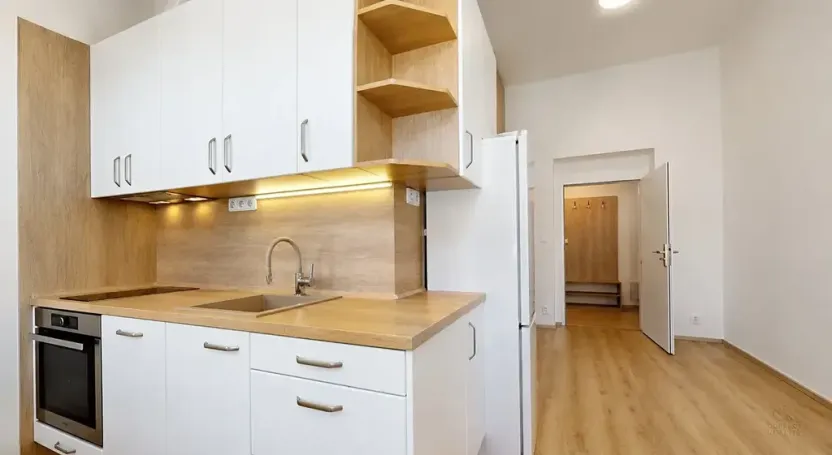 Pronájem bytu 2+kk, Praha - Nusle, Boleslavova, 36 m2