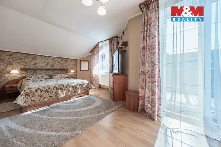 Pronájem rodinného domu, Praha - Ďáblice, Markvartická, 220 m2