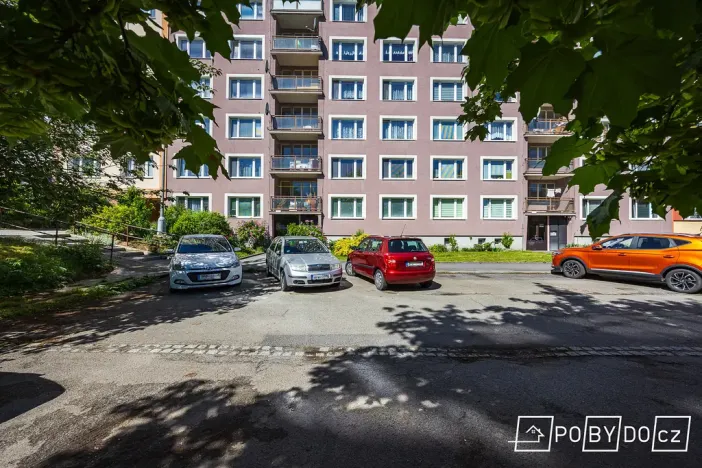 Prodej bytu 2+1, Plzeň - Skvrňany, Macháčkova, 63 m2