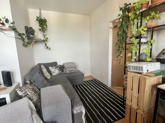 Pronájem bytu 2+kk, Brno - Líšeň, Podbělová, 40 m2