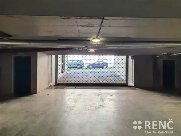 Pronájem garáže, Brno, Košinova, 15 m2
