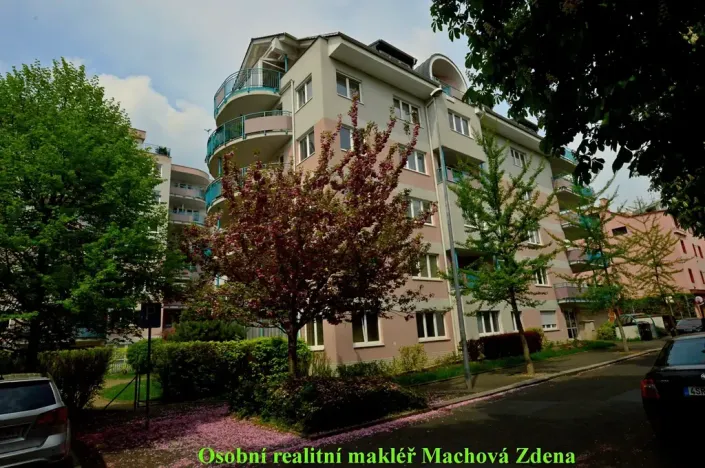 Pronájem bytu 3+kk, Praha - Strašnice, Gutova, 92 m2