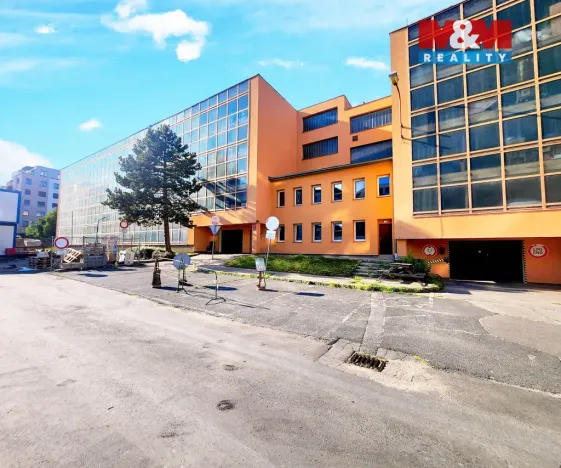 Pronájem garážového stání, Praha - Střížkov, Lovosická, 18 m2