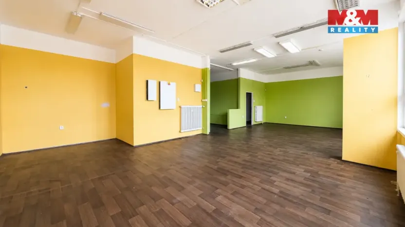 Pronájem obchodního prostoru, Louny, Náměstí Benedikta Rejta, 82 m2