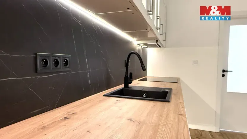 Pronájem bytu 2+kk, Praha - Smíchov, Plzeňská, 45 m2