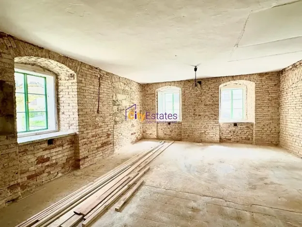 Prodej komerční nemovitosti, Tuhaň, 700 m2