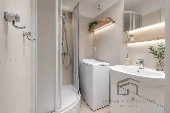 Prodej bytu 2+kk, Praha - Hostivař, Tenisová, 39 m2
