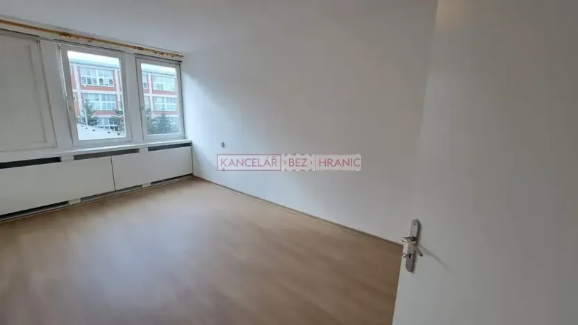 Pronájem pokoje, Zlín, Osvoboditelů, 80 m2