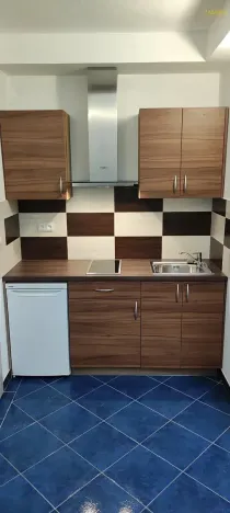 Pronájem bytu 1+kk, Moravské Budějovice, nám. Míru, 24 m2