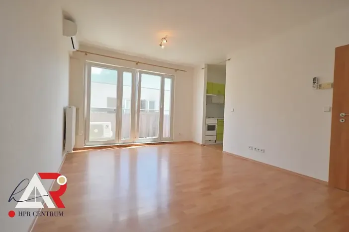 Pronájem bytu 1+kk, Brno, Vomáčkova, 39 m2