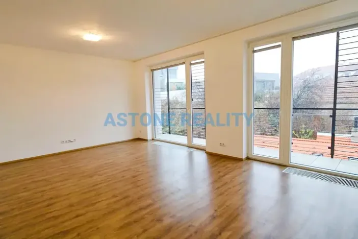 Pronájem bytu 2+kk, Praha - Vršovice, Košická, 69 m2