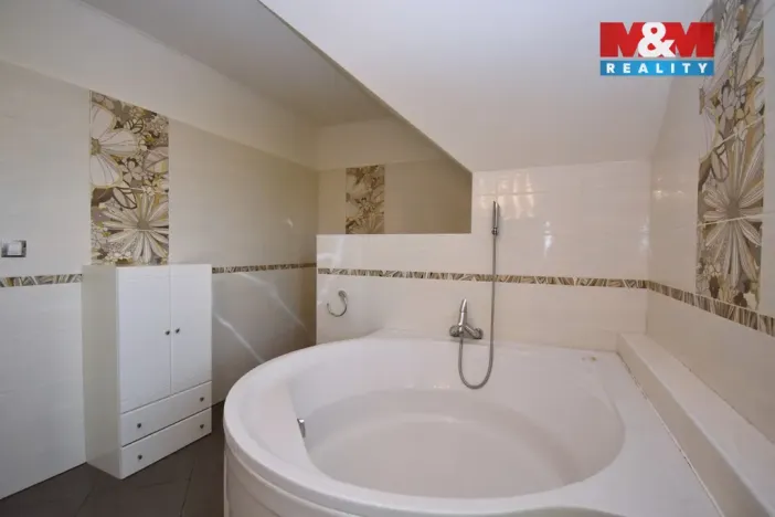 Prodej rodinného domu, Tachlovice, Sportovní, 312 m2