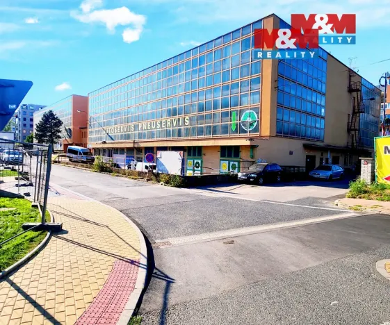 Pronájem garážového stání, Praha - Střížkov, Lovosická, 18 m2