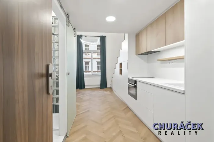 Pronájem bytu 1+kk, Praha - Nusle, Oldřichova, 20 m2