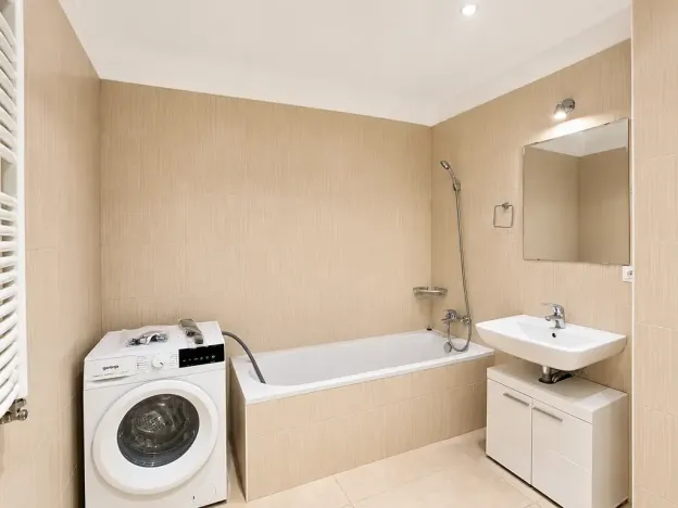 Pronájem bytu 1+kk, Praha - Vinohrady, Korunní, 48 m2