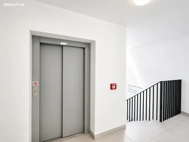 Prodej ubytování, Praha - Smíchov, Bieblova, 57 m2