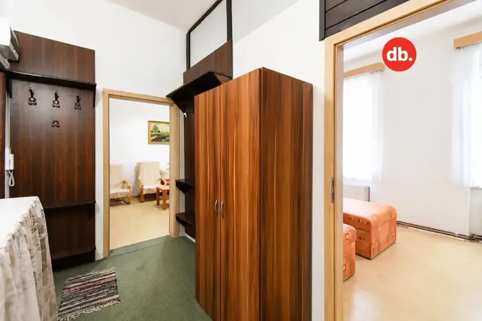 Pronájem bytu 2+1, Karlovy Vary, Krále Jiřího, 58 m2