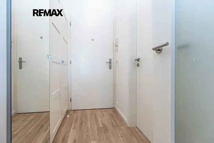 Pronájem bytu 1+kk, Praha - Libeň, Novovysočanská, 25 m2