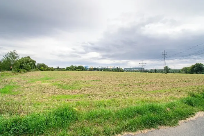 Prodej pole, Praha, 12961 m2