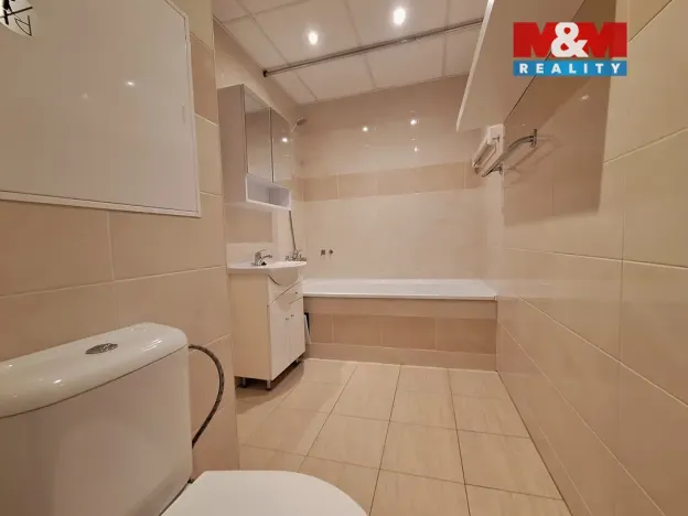 Pronájem bytu 2+1, Chomutov, Kostnická, 62 m2