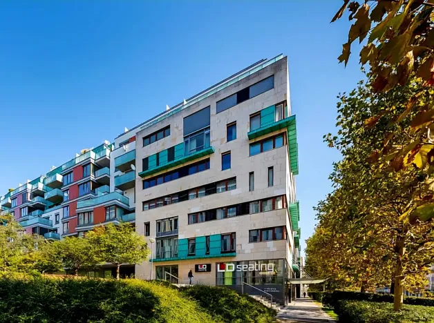 Pronájem garážového stání, Praha - Karlín, Rohanské nábřeží, 15 m2
