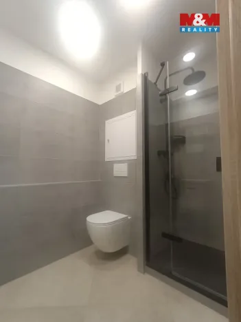 Pronájem bytu 1+kk, Děčín - Děčín III-Staré Město, Žerotínova, 29 m2