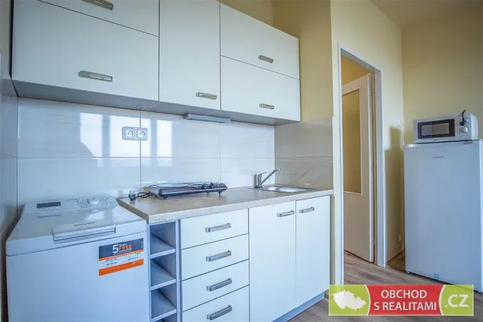 Pronájem bytu 1+kk, Praha, Jahodová, 25 m2