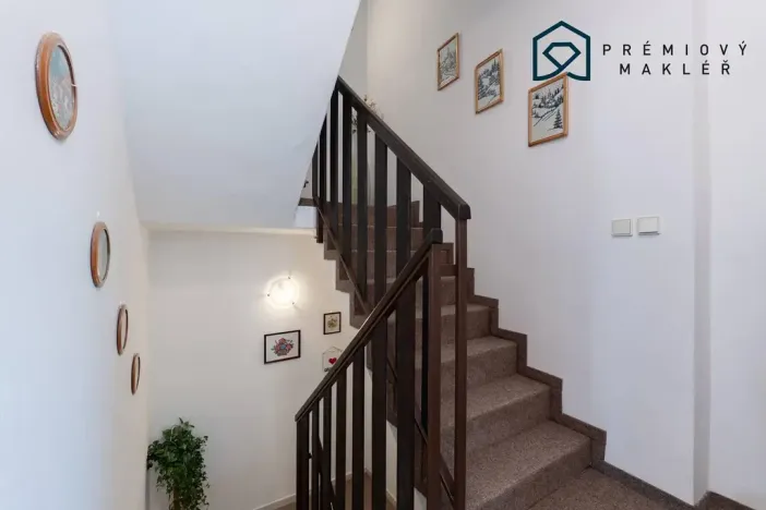 Prodej rodinného domu, Lubenec, Zahradní, 200 m2