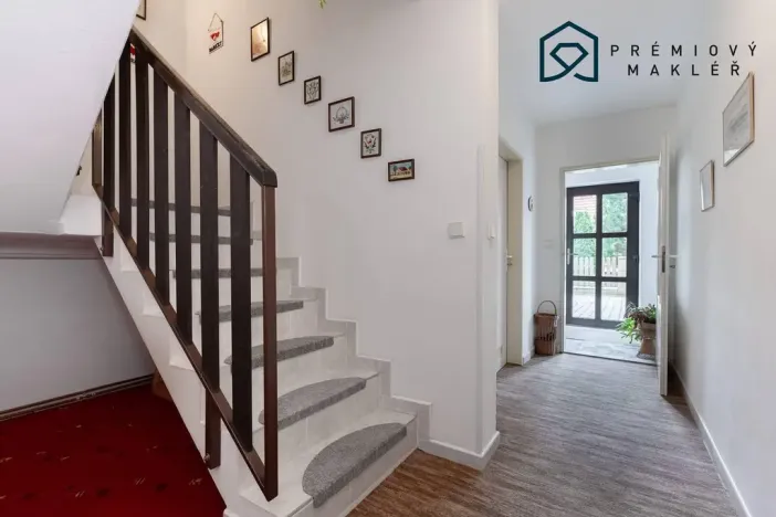 Prodej rodinného domu, Lubenec, Zahradní, 200 m2