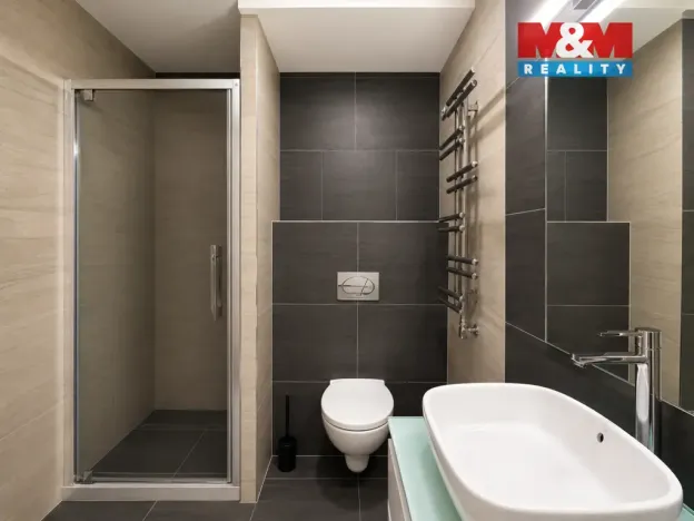 Prodej bytu 1+kk, Karlovy Vary - Drahovice, Mattoniho nábřeží, 45 m2