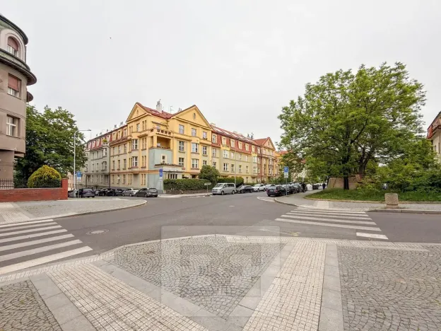 Pronájem bytu 2+1, Praha - Hradčany, Na valech, 79 m2