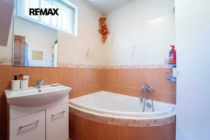 Prodej rodinného domu, Pečky, Pečecká, 140 m2