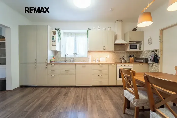 Prodej rodinného domu, Pečky, Pečecká, 140 m2
