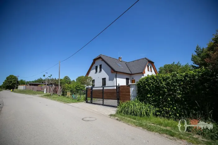 Prodej rodinného domu, Pyšely - Zaječice, Pod Chytárnou, 148 m2