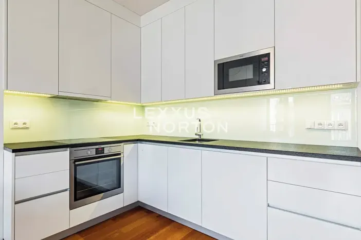 Pronájem bytu 2+kk, Praha - Dejvice, Bechyňova, 62 m2