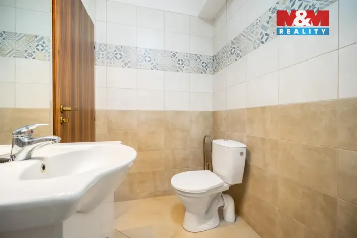 Prodej obchodního prostoru, Lázně Bohdaneč, Škroupova, 202 m2