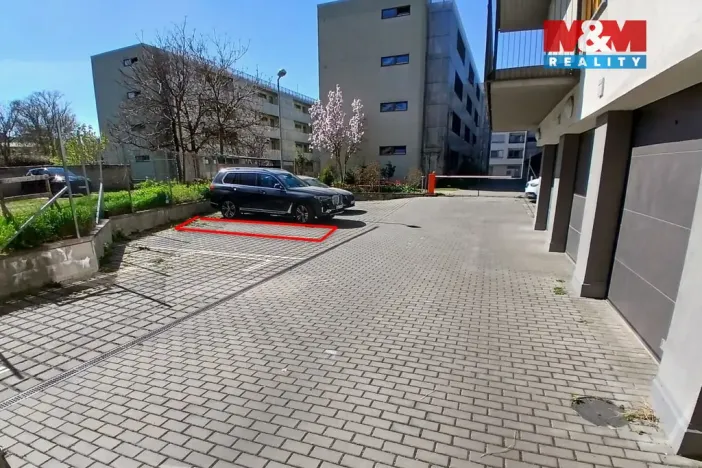 Prodej garážového stání, Brno - Staré Brno, Hybešova, 13 m2