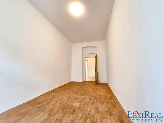 Pronájem bytu 1+1, Praha - Nusle, Bělehradská, 28 m2