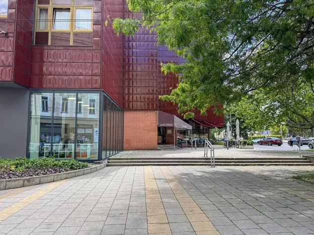 Pronájem obchodního prostoru, Opava, náměstí Republiky, 65 m2