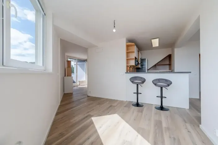 Prodej bytu 3+kk, Praha - Vysočany, Skloněná, 74 m2