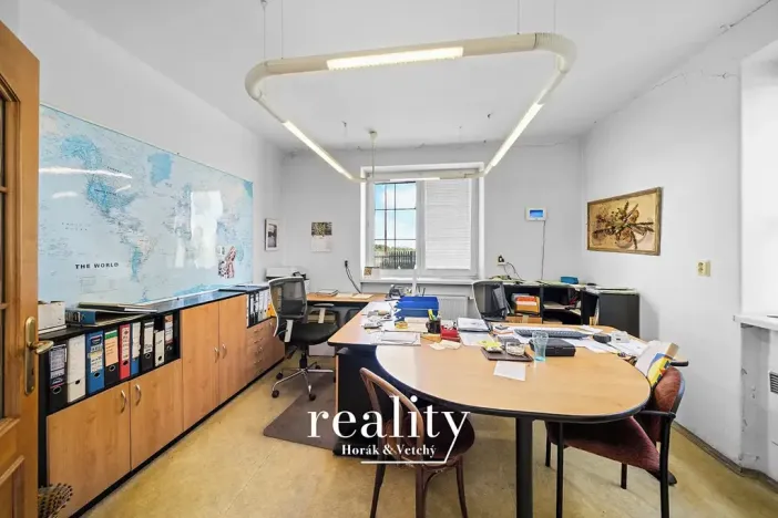 Pronájem komerční nemovitosti, Hladov, 3500 m2