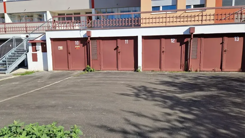 Pronájem garáže, Kladno, Na růžovém poli, 6 m2