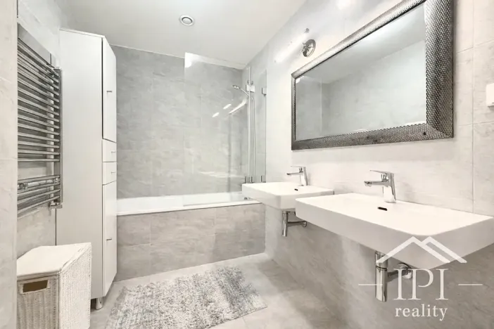 Pronájem bytu 4+kk, Praha - Karlín, U Mlýnského kanálu, 120 m2