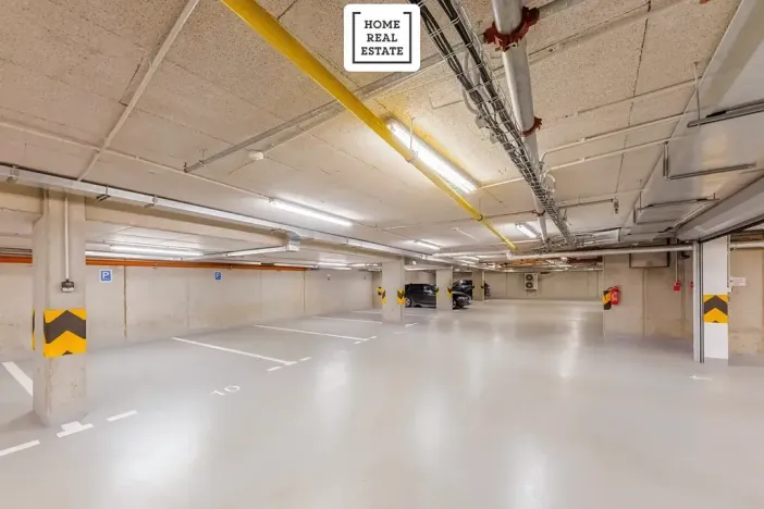 Prodej garážového stání, Praha - Smíchov, Pod Barvířkou, 16 m2